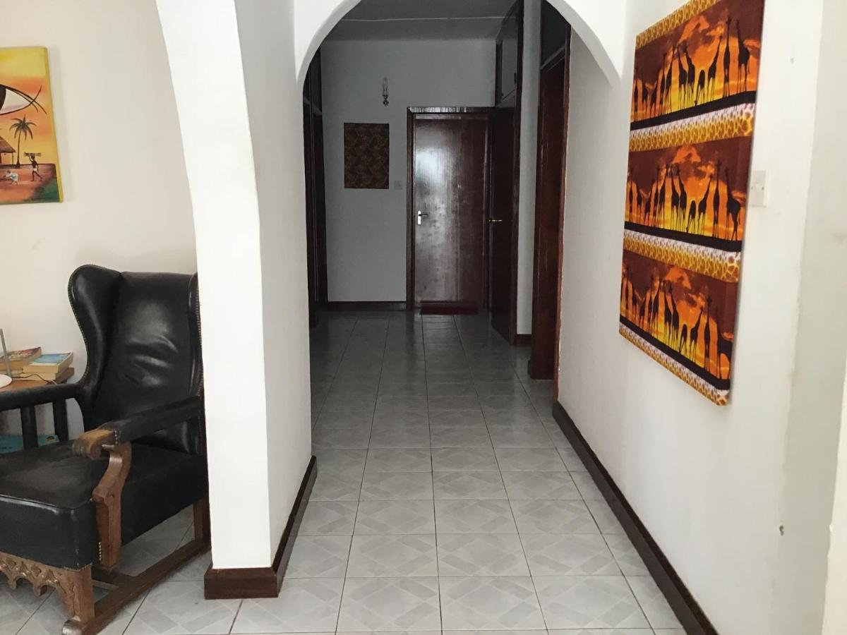 Anns Guesthouse Bakaugambia Zewnętrze zdjęcie