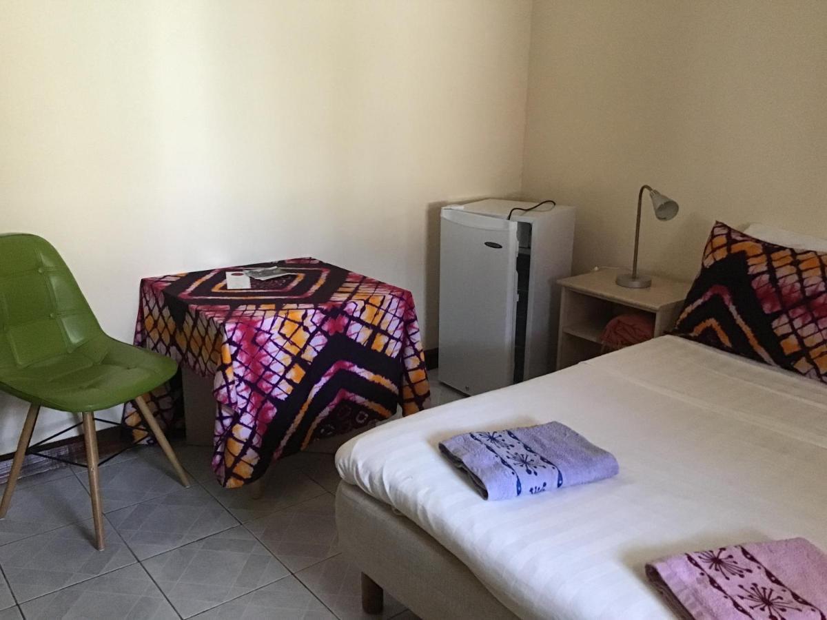 Anns Guesthouse Bakaugambia Zewnętrze zdjęcie