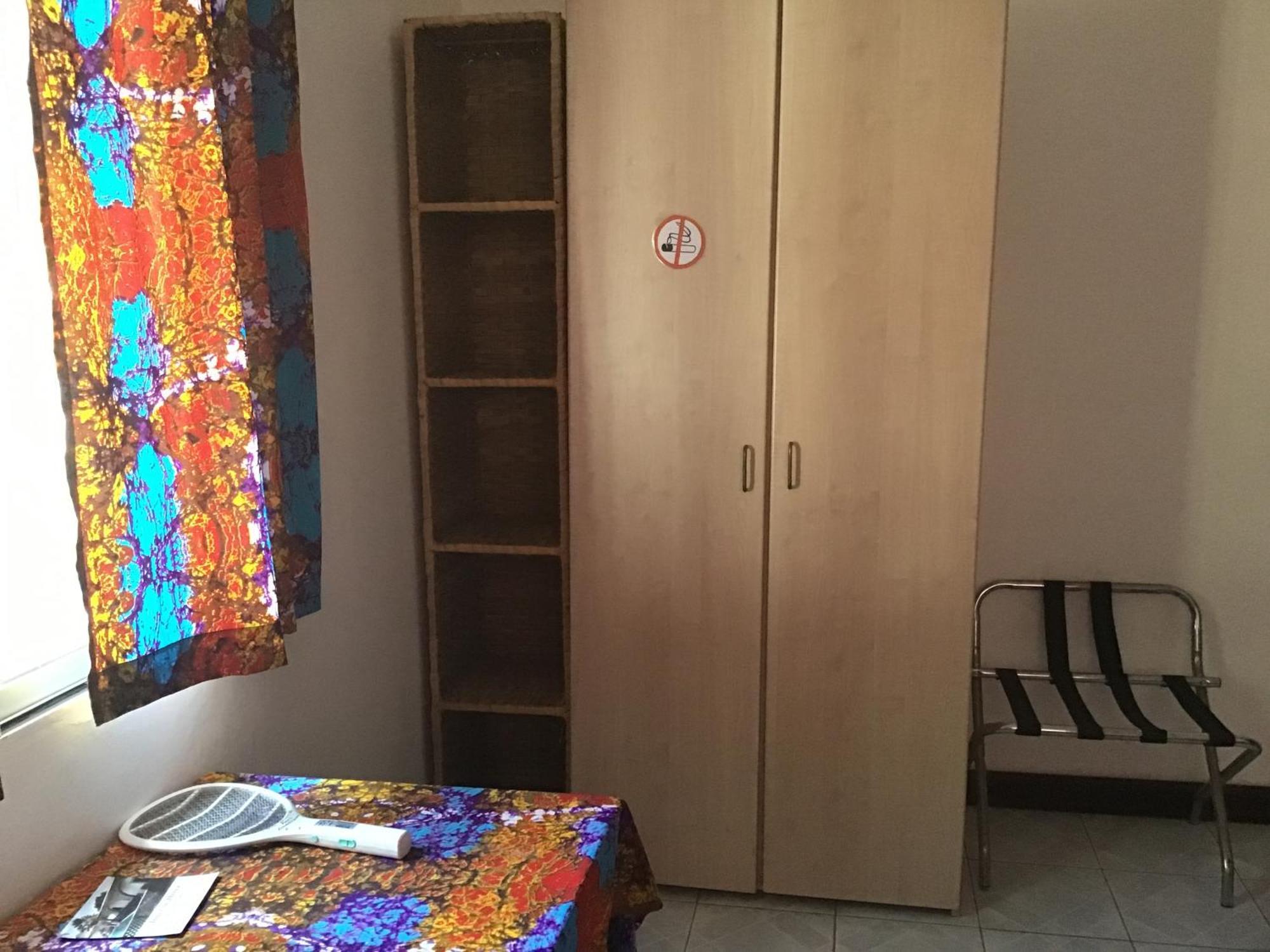 Anns Guesthouse Bakaugambia Zewnętrze zdjęcie