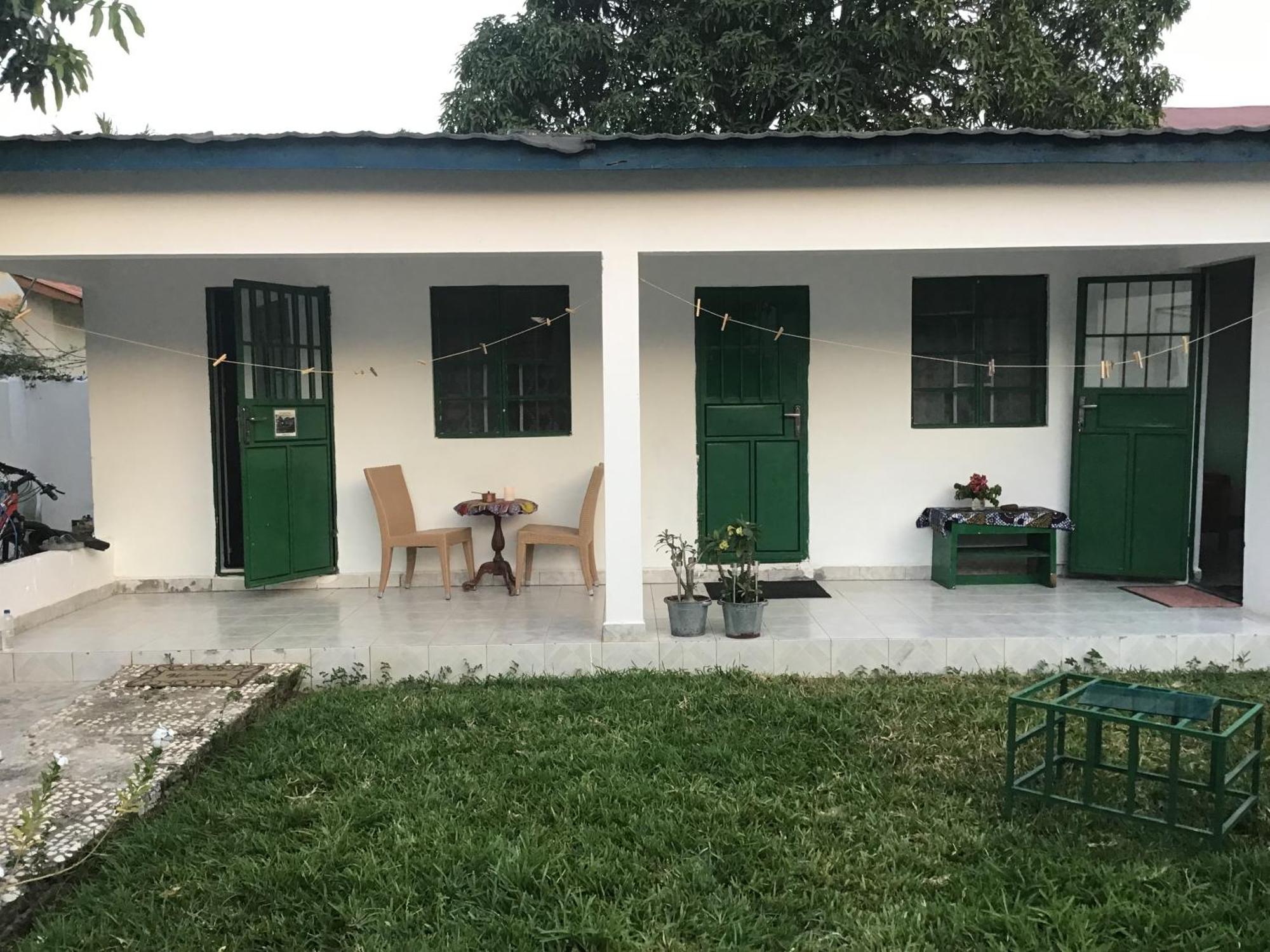 Anns Guesthouse Bakaugambia Zewnętrze zdjęcie