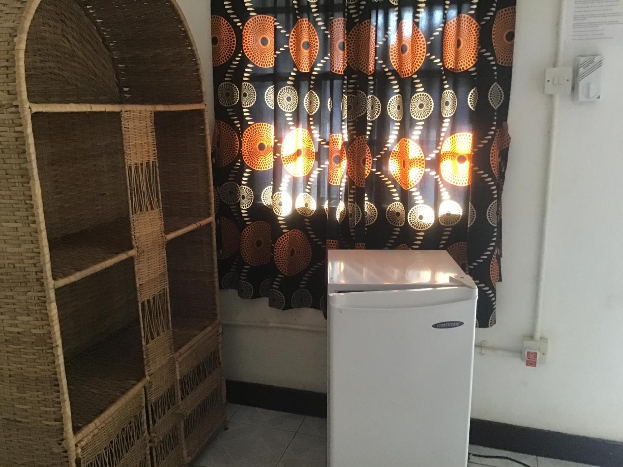 Anns Guesthouse Bakaugambia Zewnętrze zdjęcie