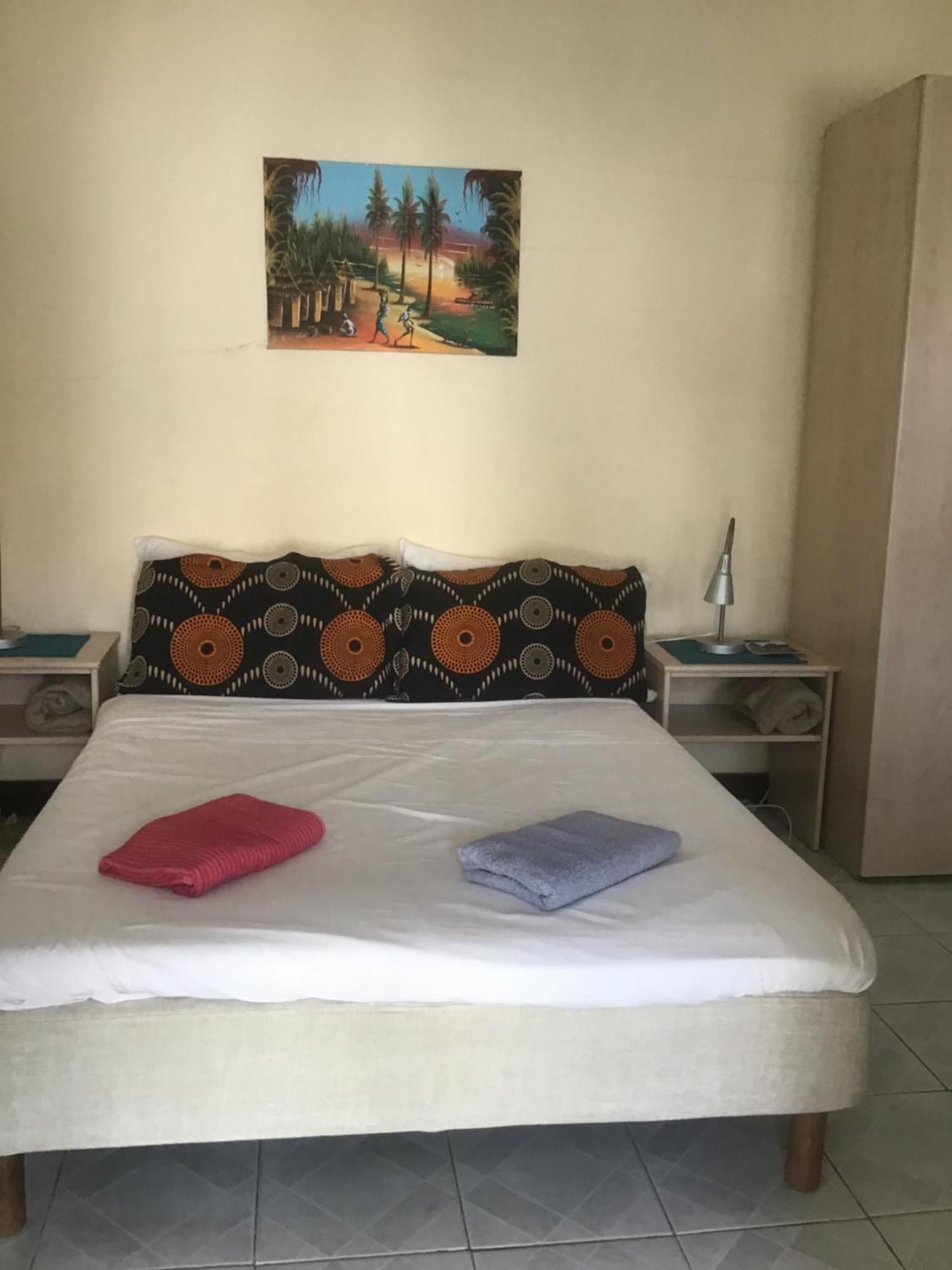 Anns Guesthouse Bakaugambia Zewnętrze zdjęcie