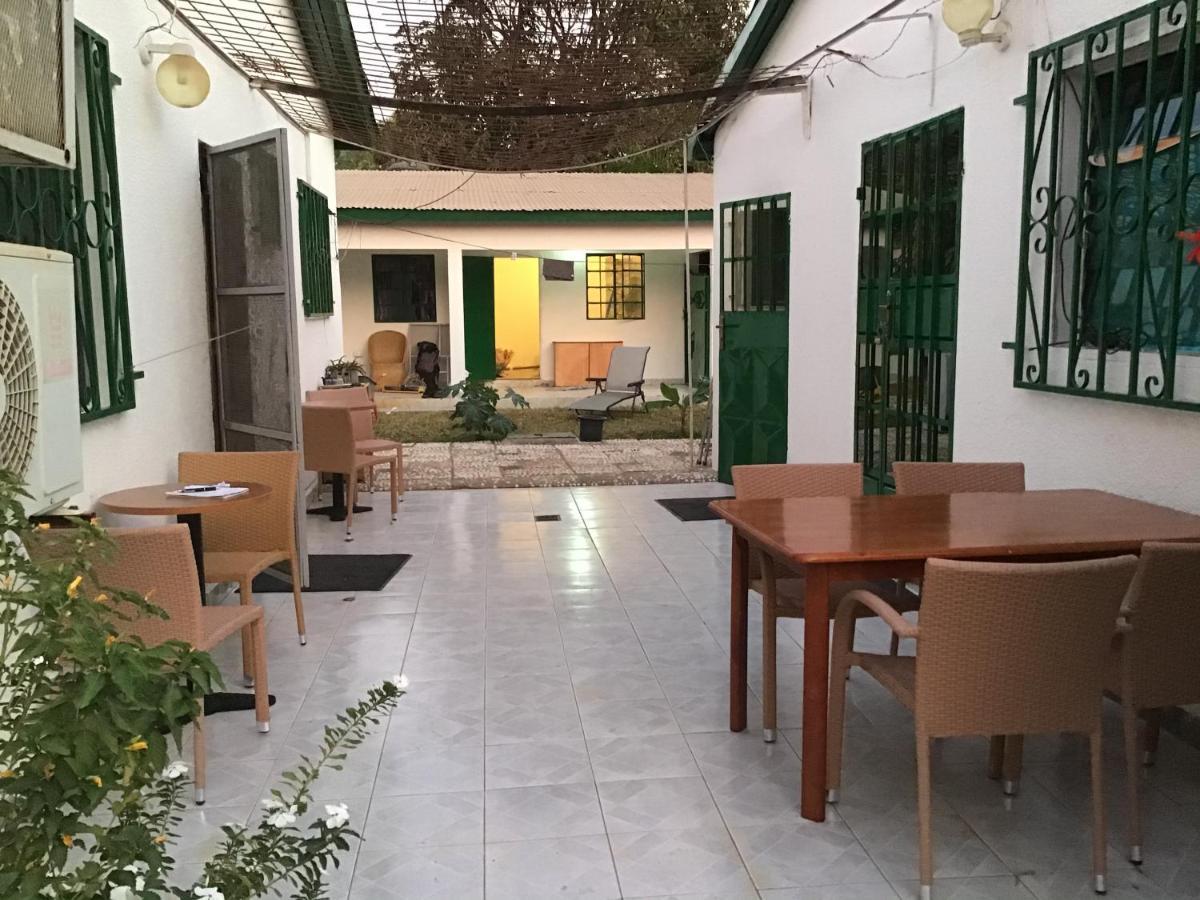 Anns Guesthouse Bakaugambia Zewnętrze zdjęcie