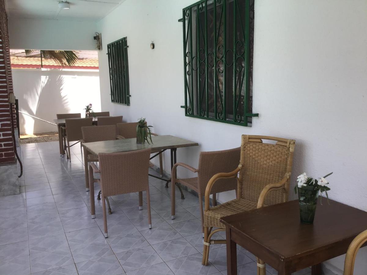 Anns Guesthouse Bakaugambia Zewnętrze zdjęcie