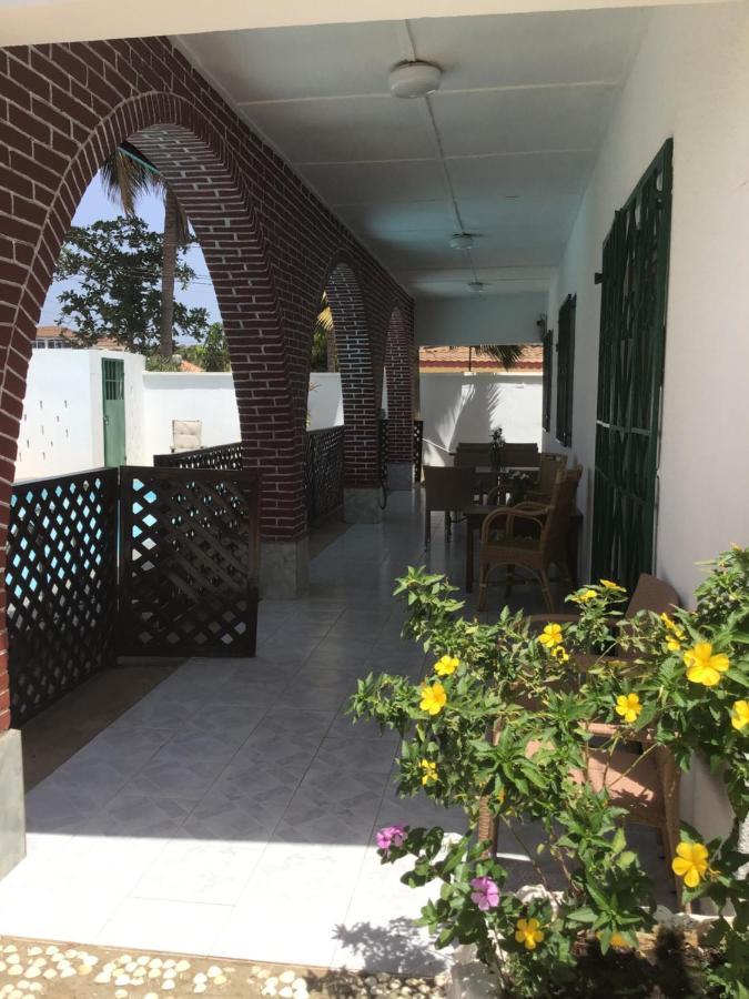Anns Guesthouse Bakaugambia Zewnętrze zdjęcie