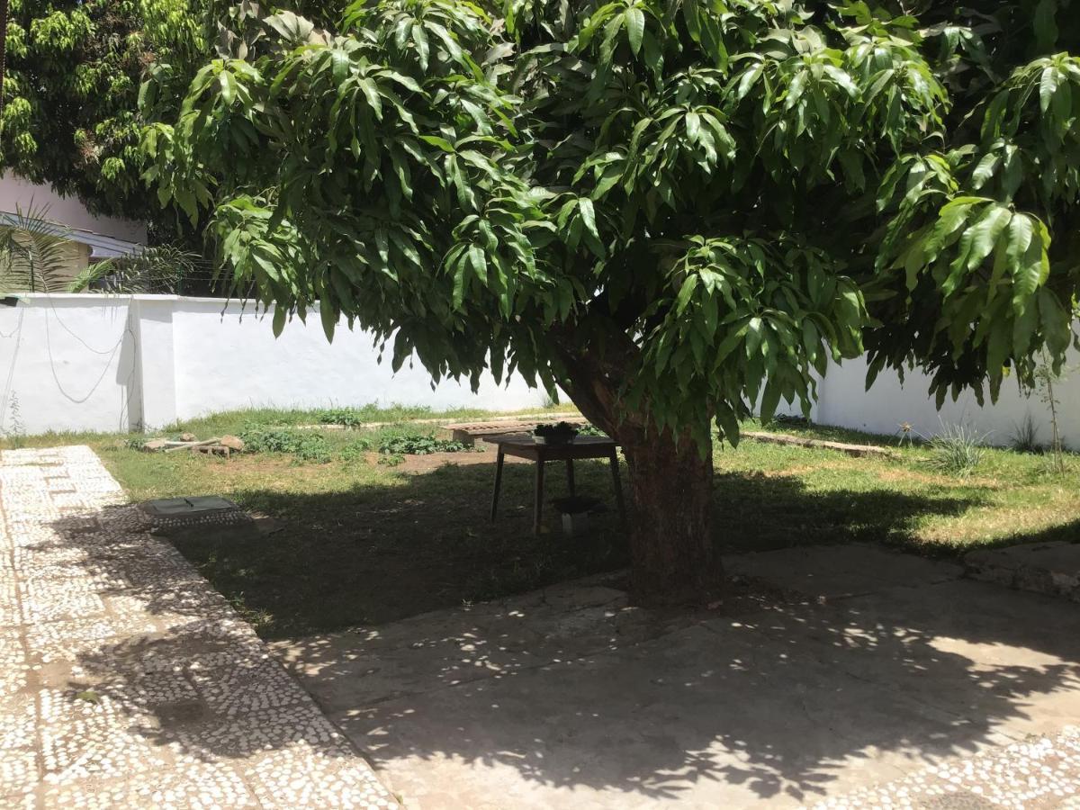 Anns Guesthouse Bakaugambia Zewnętrze zdjęcie
