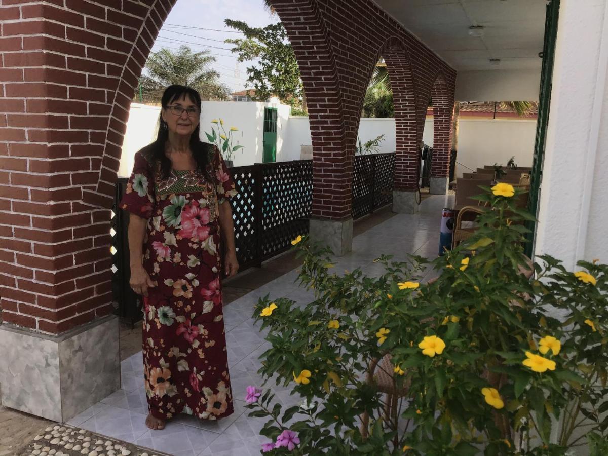 Anns Guesthouse Bakaugambia Zewnętrze zdjęcie