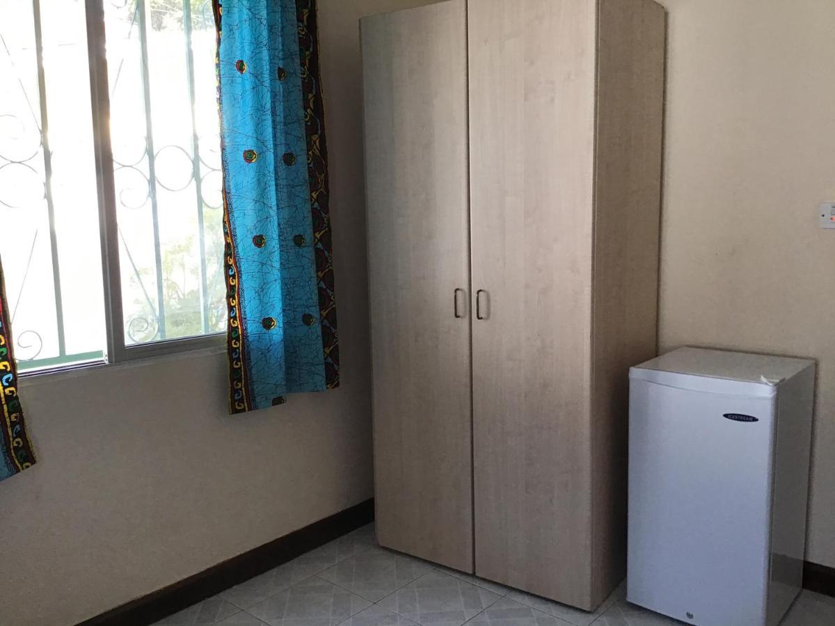 Anns Guesthouse Bakaugambia Zewnętrze zdjęcie